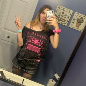 Aeropostale Tokyo Darling Gray with Pink Cassette Design Short Sleeve shirt L